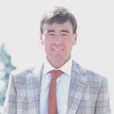 I'm a dad, husband, business owner, and former mayor of Fergus Falls running to be your next Minnesota State Auditor.