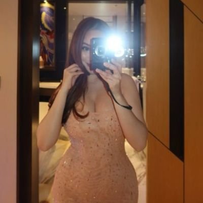 Hey! I'm Yvonne curious of me ?if you want more , join my journey now
