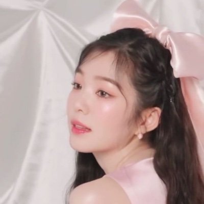 aeziracreative's profile picture. ⋆˚࿔ 𝐀𝐞𝐳𝐢𝐫𝐚 𝜗𝜚˚⋆ soft visuals only ᶻ 𝗓 𐰁 .ᐟ jasa edit video, sertifikat, cv ats & kreatif, banner w/ cozy feels dm me anytime 💌 order ⤵️