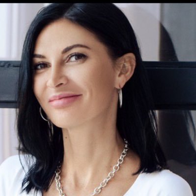 iksushaa72's profile picture. 💛💙