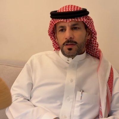 شاعر .. عضو في جمعية التراث والثقافة .. عضو في ديوانية قحطان للفكر والثقافة والأدب . حاصل على وسام الملك عبد العزيز .. سناب شات sdd1000000 تيك توك saud505_2025