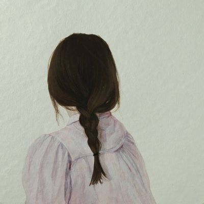 أنا أكبر من التلميع و البهّرجه و الزيف
لا غبْت أنفقد وإن جيت ربي مجملّني 🩶