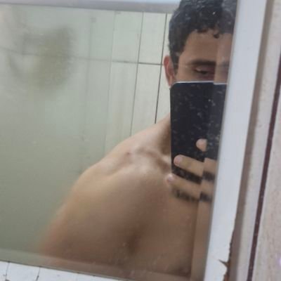 licenciado em ciencias sociais
bacharel de relacoes internacionais
mestre em sociologia
doutor em socio em IESP-UERJ, filho de maria
Professor temporário UFF