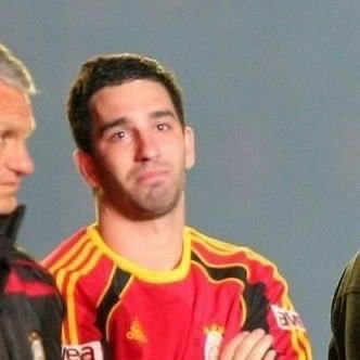 biz her hayal kurulduğunda ofsayta düşen gençleriz.. henüz hayatın çektiği çizgiyi geçemedik