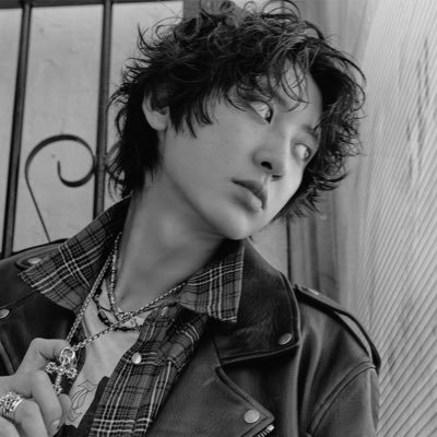 #CHANYEOL: ❀ upside down ❀ ff & kh enthusiast • ar 58 (childe/wrio main) • d&d amateur player • visual kei & kpop