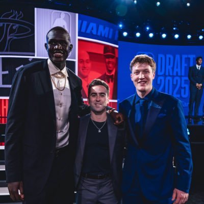 @DukeMBB Director of Player Branding || Cincinnati Grad || Prev: @ArizonaMBB Director of Branding