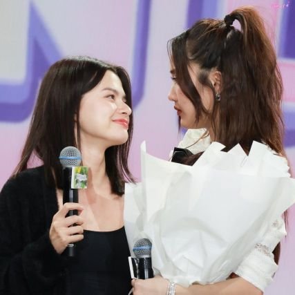 Just a witness witnessing🌷🌹
Thank you #srchafreen and #beckysangels for making me smile everyday🤍