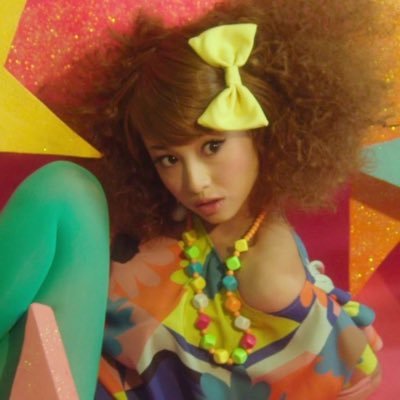 chaeyoungpomu's profile picture. i love twice i love loona i love newjeans twice r literally the best girl group like