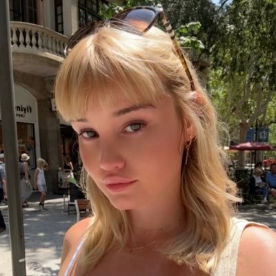 PrettyAlina12's profile picture. Solo traveling the world 🤍🛩🌍🦎🪂