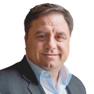 Emprendedor. Papá de Fausto, Nico y Lorenzo. A veces opino, solo a veces. Si lo pensaste muchas veces seguro que ya estas cerca. Mar del Plata única.