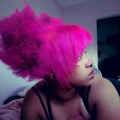 b1eedingbunnies's profile picture. idc