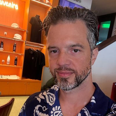 Host of The Christophers Show. #MAGA2024 🇺🇸#Cloverite $CLOV Investor - 272,348 shares - Self-made millionaire as of 8/21/24