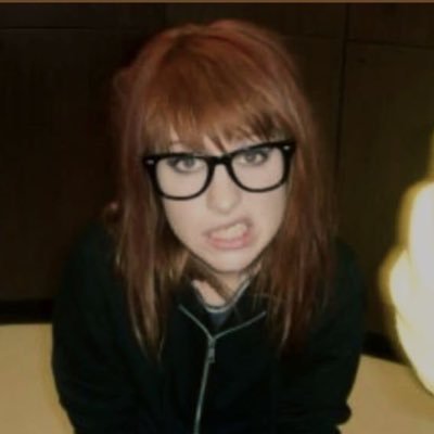meganyoncé hayley liv dom admirer. grunge numetal punk freak. battinson corensupes ④ devotee. horror junkie. wrestling fanatic.