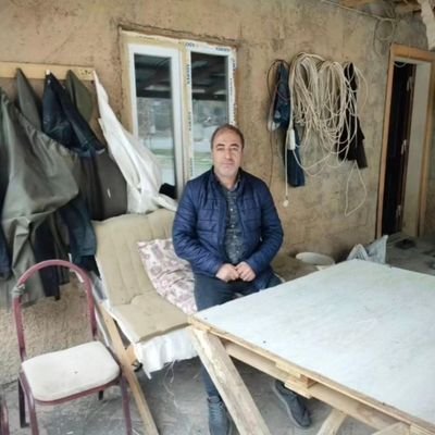 ferhat6421's profile picture. Okuyun diyor, okuyun. Çünkü mürekkebin akmadığı yerde kan akıyor