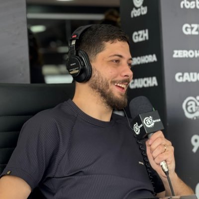Jornalista, crente e marido da Júlia | Produtor e comunicador da Rádio Atlântida, as sextas no @obolanascostas