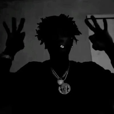 I lurk in the shadows like a wraith|TikTok: yiamkvrsed| YT: iamkvrsed|@Endurance_es