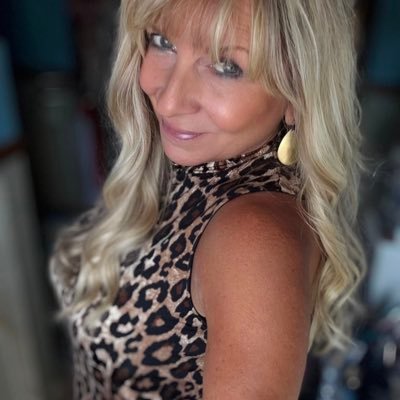 Jesus Christ is My Savior-Trump is My President-Seger tunes get Cranked-Benny makes me Laugh-S⭕️⭕️NERS are #1-🚫DMs of any kind! #ProLife to the Core 💙🍯🐰