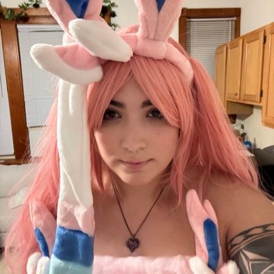 🌸 Hii :3 | CT | Semi-Professional E-girl 🫠 | UI-UX designer | 🖤”there is nothing permanent except change” 🖤 | Mdni 🔞| bi | Cashapp: $SylvieStar7 |