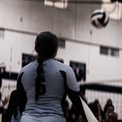 ~C/O 27’ || Chapin HS #6🤘🏽 || 5’7 || Right side hitter/ MB || Email: @pantojaalizae@gmail.com ||