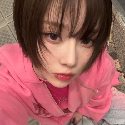 chxrryou0's profile picture. 