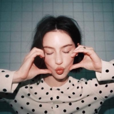lucile ♡ CHARLIE DAY!!! Profile