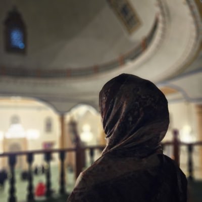 sumejeek's profile picture. ☕️🍓🔮