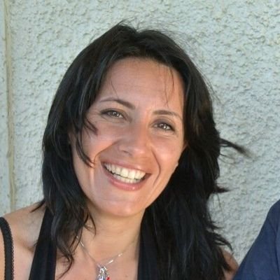 L'éclat sublime captive les regards, comme une étoile rare qui illumine l’élégance