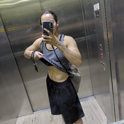 24 anos.
Sofri mais pela insistência do que pela perda