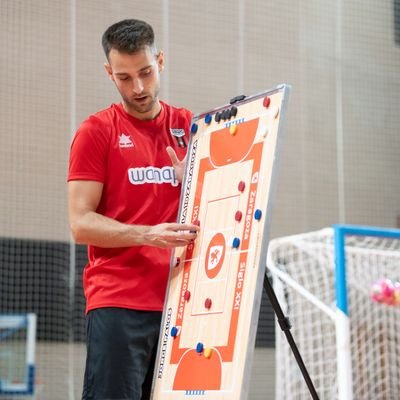 Grad. CCAFD 🎓 | Entrenador Fútbol Sala en @WanapixSala10 ⚽️ | @_SBS_Sport 💼 | | @kelmesports 👟 | Formación Entrenadores 📚