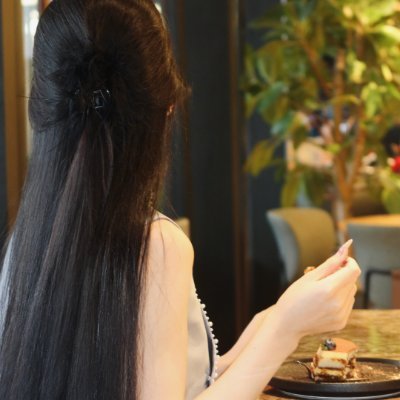 Geogie_F's profile picture. I'm happy with my life of making a lot of money and traveling.