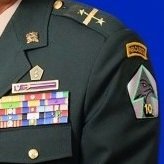 (RA) Divisa azul. Topo, prófugo de la San Camilo, cachoniado y estéril (según sanidad militar). Cuádruple agente y de mecha corta. Pago por Abelardo.