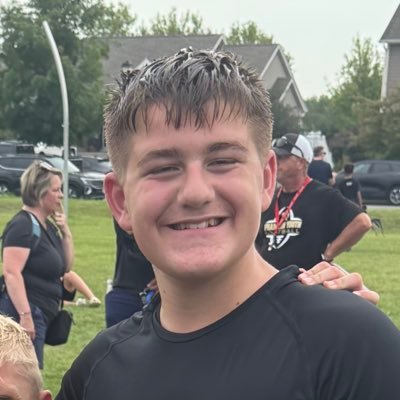Franklin, WI | Class of 2031 | 6’ 198 | OL / DL | Football, Basketball & Track | GPA 3.5 | Bench 205 | Squat 315 | Deadlift 330 | Instagram @TheoTyrcha