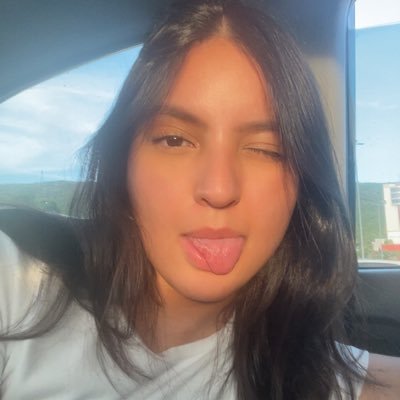 lizbelasco's profile picture. @vuvaluu__ ♥ | @DevyGFX 🤓 | @yoeliasZ 💀