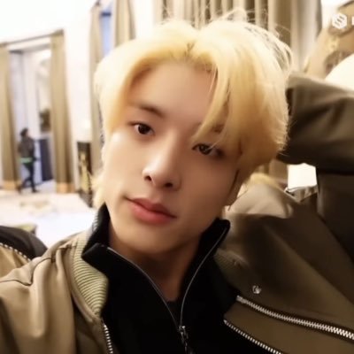 jakewoniez's profile picture. lentamente ficando louca da cabeça.