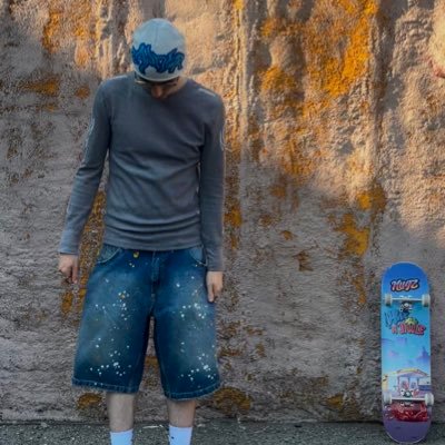 hatecomiic's profile picture. 21