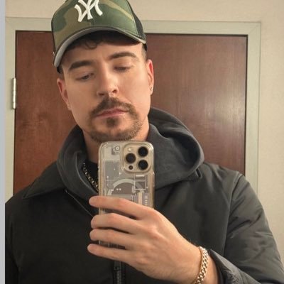 bitcoin traders 📊📈 Formerly a YouTube Partner with account was shut down for unknown reasons. I may return to YouTube. I'm a gamer, musician, college student.