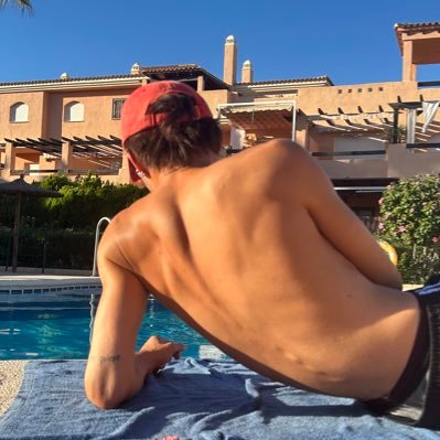 salvahg19's profile picture. 🍳 ₊˚✩彡🕷️ ˚‧⁺ 🕸️ ✯ 🎧⊹ ˚˖ 🐯🧂 マジ？