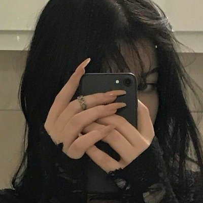 catrabudaa's profile picture. Link 👇🏼