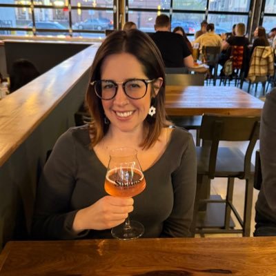 Asst Prof @UofUsociology • Studies incarceration, race, families • Sometimes sports tweeter • Urbanite • Always down to eat pho 🍲 • #firstgen • Views my own