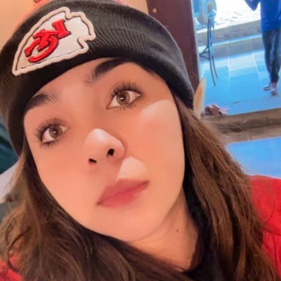 Alieee98's profile picture. Tres cosas: ♥️⚖️📚.