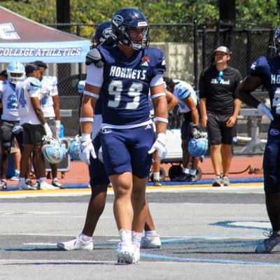 6’2 245 | Defensive End | Freshman | @FullColl_FB