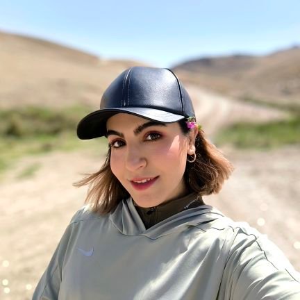 I can read EKGs and energies — yours looks unstable 👩🏻⚕🚑
panflute 🎶 | hiking ⛰️ | gardening 🌱
fitness 🤸🏻♀️🧘🏻♀️ | fasting 🥗 | Endorphins addict💃🏻