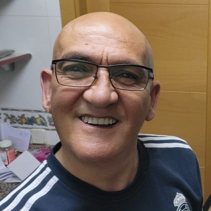 Voluntad de fuego, corazón en discordia. Una vida para mejorar, una eternidad para cambiar el mundo.
...Final felíz...❤✊💜