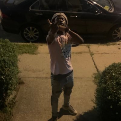 Yst_iboo's profile picture. Ib so High he not even in this realm