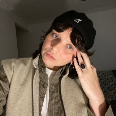 theintern4t's profile picture. 