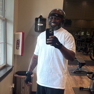 Just a retired Holythug that grew up in a era where you had 5 Fits & 1 pair of shoes for the Whole School Yr.Been collecting Jordans & other nikes since 1987.