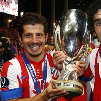 Fener Aşkı ile Ölebilirim. Bu renklere gönülden bağlı bir Fenerbahçe taraftarı. (Gerçek kişi ve kuruluşlar ile bağlantım yoktur Tek gerçek Fenerbahçe)