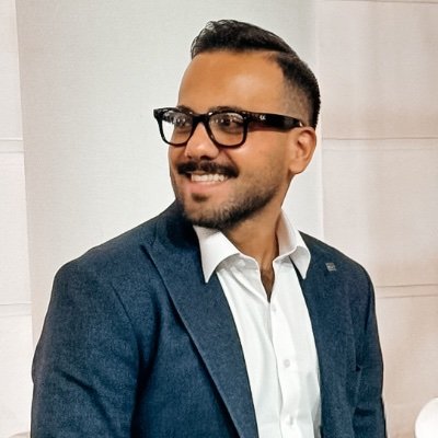 حمید تیموری
معمار هوشمصنوعی، کارگردان ویدیو، بنیانگذار ایرانفیلم
AI Architect, Video Director, IranFilm Founder
🎬💻🎾