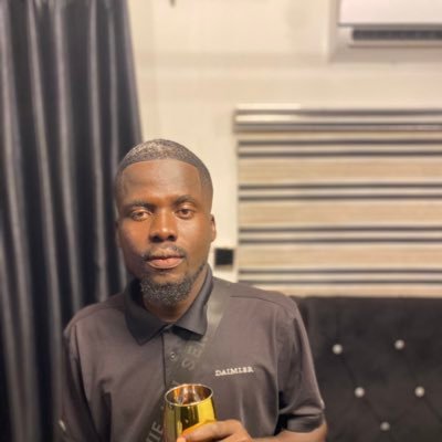 |6.2”ft Tall| Photographer |Car dealerships ||BSc.Public Health |Painter| Blockchain&Crypto Addict| TrucksLover🚛| Driving instructor| Tata ga-abu ubosi oma!🙏
