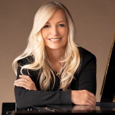 Pianist, Composer, Producer, & jazz lover inspired by art & nature
NEW Album EXTENDED DAYDREAM drops 9/28! We hope you love it!